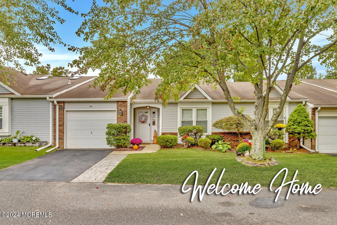Woodshill Dr, Lakewood, NJ 08701