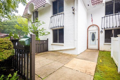 61 Blue Ridge Dr, Medford, NY, 11763-1253 | Card Image