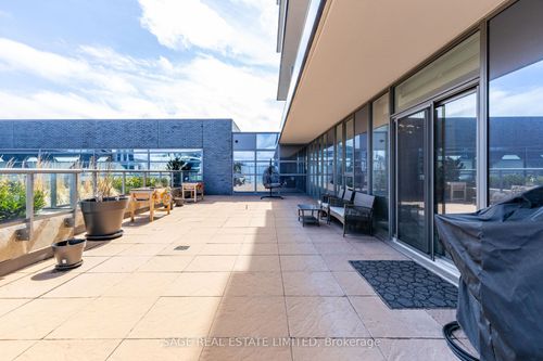 216-10 Gatineau Dr, Vaughan, ON, L4J0L2 | Card Image