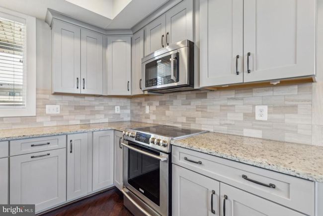 44738 Tiverton Sq, Condo with 3 bedrooms, 3 bathrooms and null parking in ASHBURN VA | Image 7