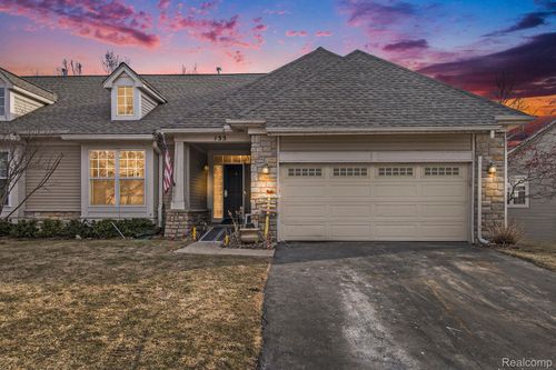 133 Stony Lake Dr, Oxford, MI, 48371-6739 | Card Image
