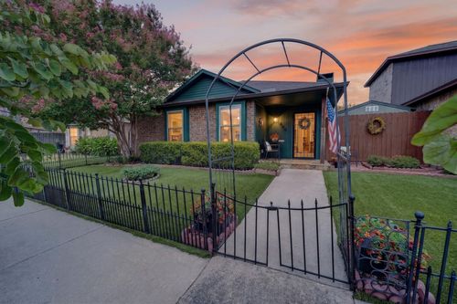 240 Dewey Ct, Irving, TX, 75060-2859 | Card Image