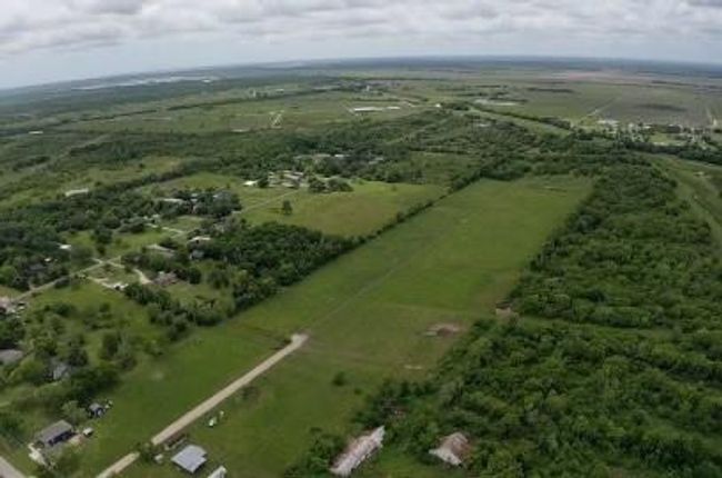 00 County Road 168, Home with 0 bedrooms, 0 bathrooms and null parking in Alvin TX | Image 13