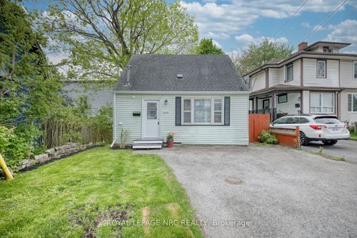 4676 Mcdougall Cres, Niagara Falls, ON, L2E1B7 | Card Image