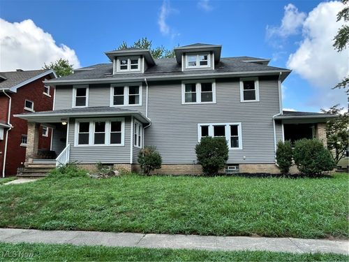 4942 Edgepark Dr, Cleveland, OH, 44125-2822 | Card Image