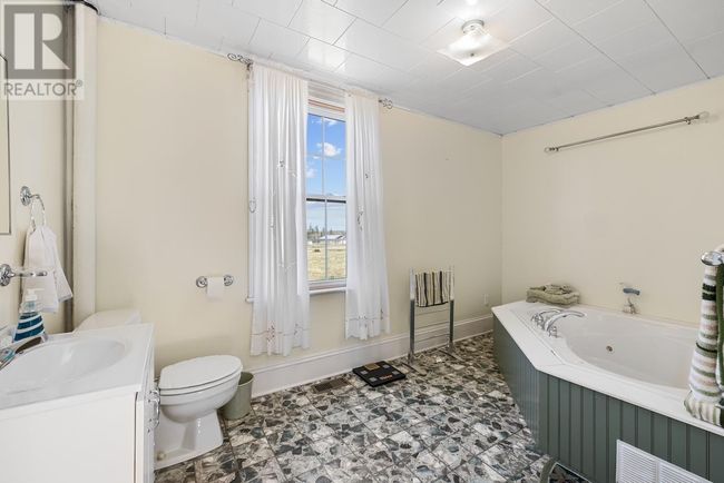 3076 E Point Rd, House other with 4 bedrooms, 2 bathrooms and null parking in Kingsboro PE | Image 17