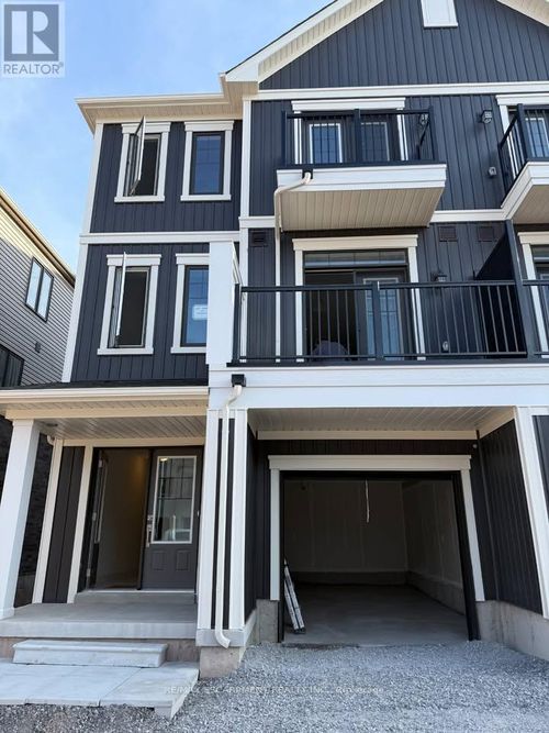 66 Pogie Dr, Welland, ON, L3B0P1 | Card Image