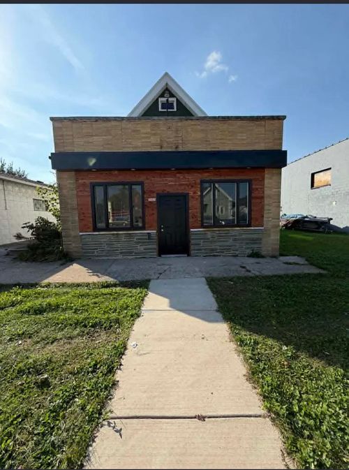 3805 N 20th St, Milwaukee, WI, 53206-1962 | Card Image