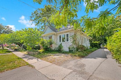 7 George St, House other with 6 bedrooms, 3 bathrooms and 2 parking in Saint Catharines ON | Image 3