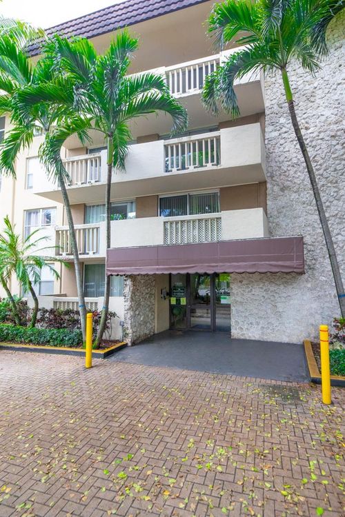 336-1800 Sans Souci Blvd, North Miami, FL, 33181-3071 | Card Image