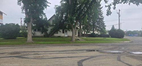 4902 52 St, Lacombe, AB, T4L1N4 | Card Image