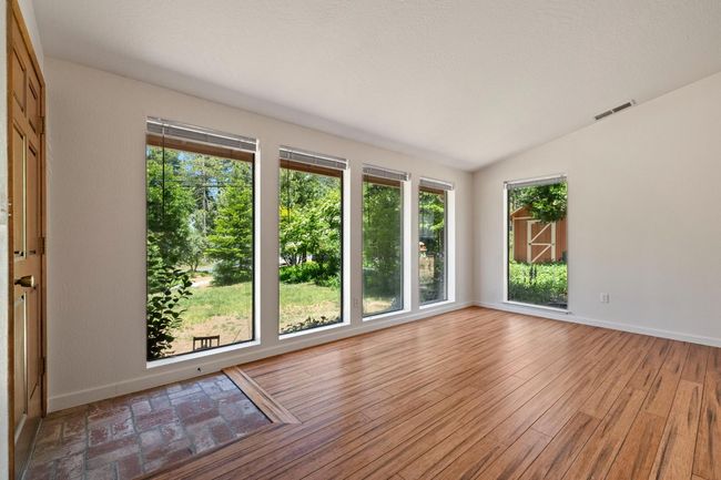 24315 Sugar Pine Rd, House other with 3 bedrooms, 3 bathrooms and 2 parking in Twain Harte CA | Image 6