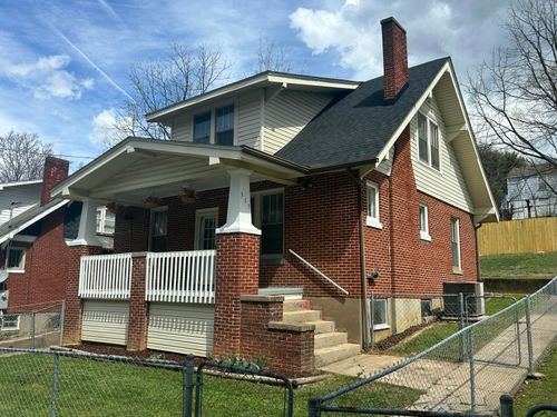 315 S Washington Ave, Pulaski, VA, 24301-6448 | Card Image