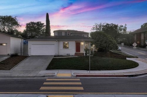 2204 Roosevelt Ave, Redwood City, CA, 94061-2032 | Card Image