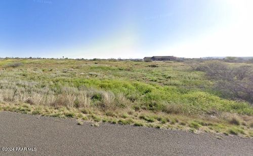 19860 E Prickly Pear Dr, Cordes Lakes, AZ, 86333 | Card Image