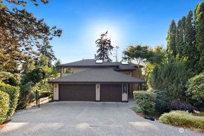 Rare 3 car garage w/ Tesla charging station & shop for air power tools | Image 2