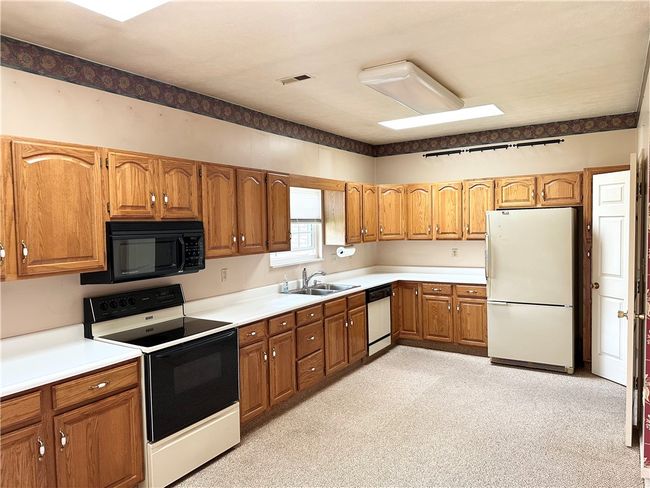 APT-26 - 2750 Iowa Dr, Condo with 2 bedrooms, 2 bathrooms and 2 parking in Lower Burrell PA | Image 8