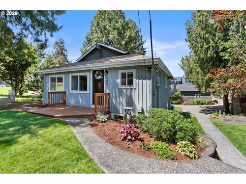 509 Jq Adams St, Oregon City, OR, 97045-2415 | Card Image