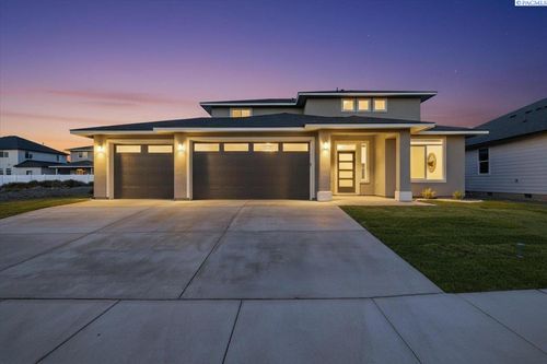 8801 Silver Mound Dr, Pasco, WA, 99301-7077 | Card Image