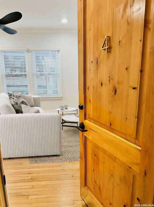 4-525 Mission St, San Antonio, TX, 78210-1234 | Card Image