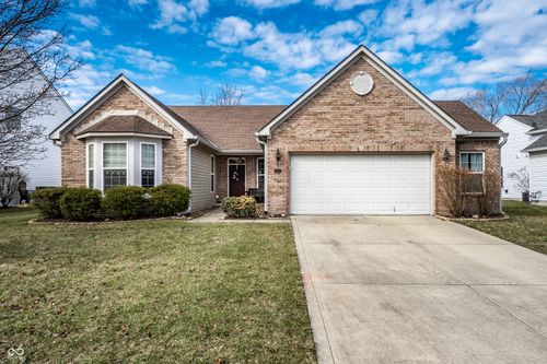 2230 Southlake Ave E, Greenwood, IN, 46143-6407 | Card Image