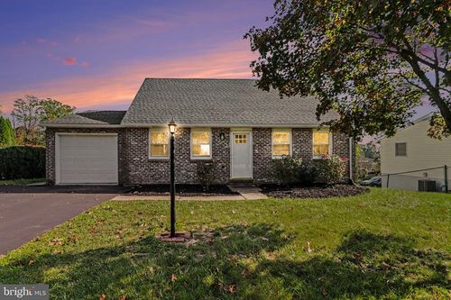 1530 Jody Ave, LEBANON, PA, 17046-4321 | Card Image