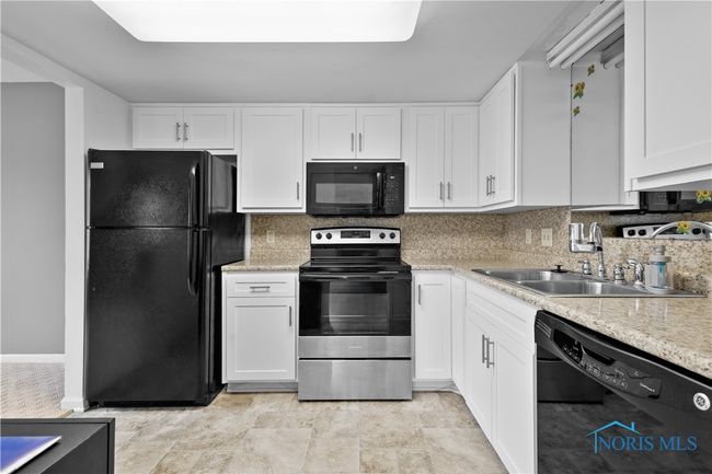 APT-4 - 5431 Cresthaven Ln, Condo with 2 bedrooms, 2 bathrooms and 2 parking in Toledo OH | Image 13
