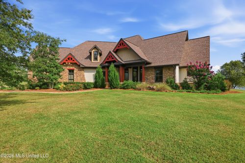 104 Chantry Ln, Madison, MS, 39110-5528 | Card Image