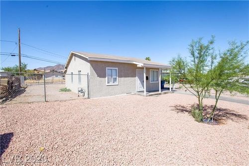 242 Kansas Ave, Henderson, NV, 89015-7233 | Card Image