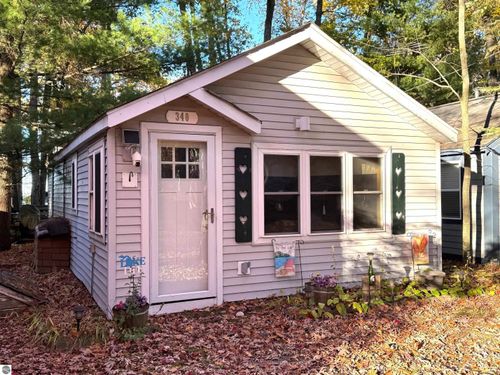 340 Lone Pine St, Roscommon, MI, 48653-8241 | Card Image