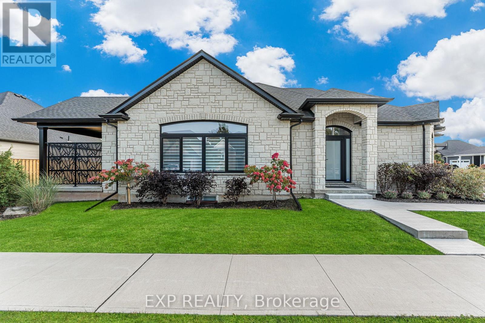 Residential in Fort Erie (Stevensville) 5