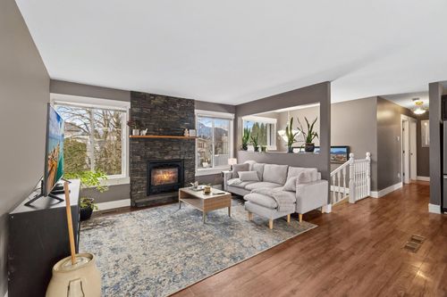 8867 Hazel St, Chilliwack, BC, V2P7C1 | Card Image