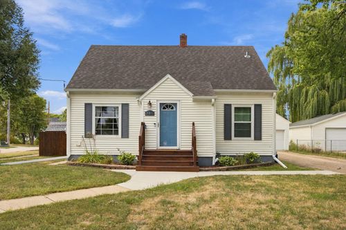 601 11th St N, Moorhead, MN, 56560-2040 | Card Image