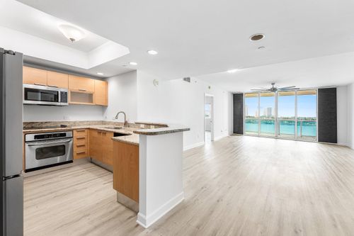 614-2640 Lake Shore Dr, RIVIERA BEACH, FL, 33404-4665 | Card Image