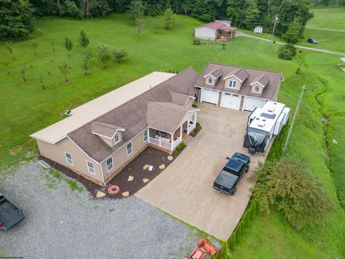 857 Gawthrop Rd, Grafton, WV, 26354-7521 | Card Image