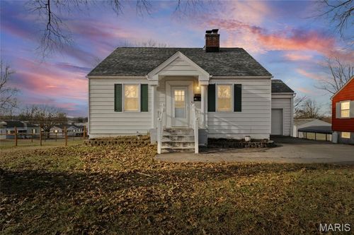 517 Austin St, Ste Genevieve, MO, 63670-1709 | Card Image