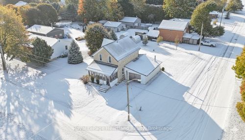 15 Queen St E, Clifford, ON, N0G1M0 | Card Image