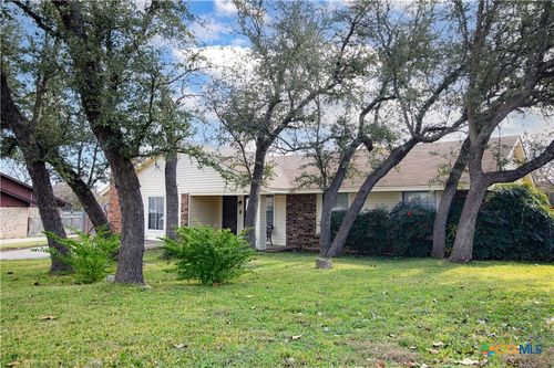 153 Woodland Trl, Belton, TX, 76513-6220 | Card Image