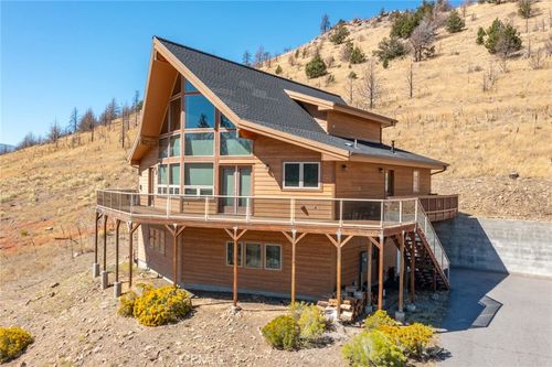 5716 Palmer Dr, Weed, CA, 96094-9318 | Card Image