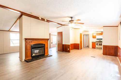6479 Lynnwood Cir, Milton, FL, 32583-8972 | Card Image