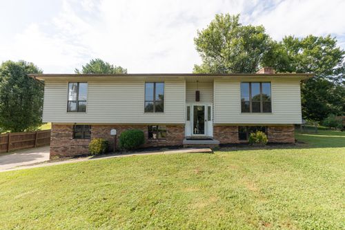 6925 Westgate Cir, Talbott, TN, 37877-8411 | Card Image
