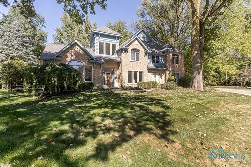 2946 Orchard Tree Ln, Toledo, OH, 43617-2310 | Card Image