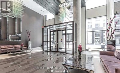 1513 - 9201 Yonge St, Condo with 2 bedrooms, 1 bathrooms and 1 parking in Toronto ON | Image 2