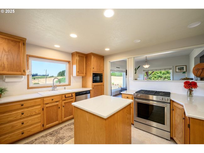 11795 Ne Finn Hill Loop, House other with 3 bedrooms, 2 bathrooms and 3 parking in Carlton OR | Image 33
