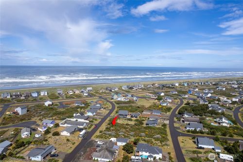 1268 Fleetwood Avenue, Ocean Shores, WA, 98569 | Card Image