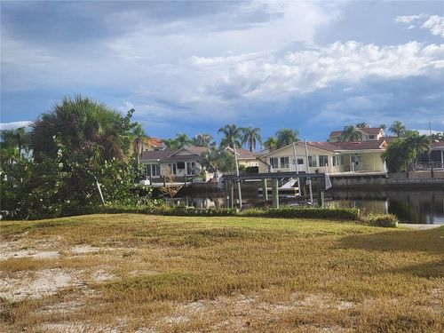 3532 Floramar Ter, NEW PORT RICHEY, FL, 34652-3008 | Card Image