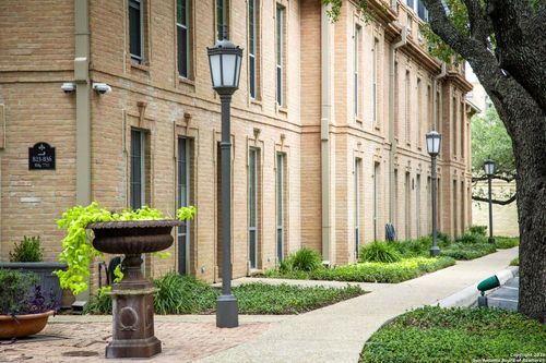 apt-24-7707 Broadway, San Antonio, TX, 78209-3247 | Card Image