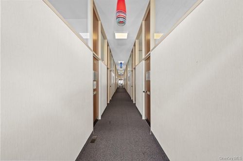 ste-210-200 S Broadway, Tarrytown, NY, 10591-4504 | Card Image