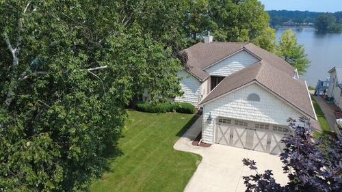 4240 Dawn Dr, Hillsdale, MI, 49242-9789 | Card Image