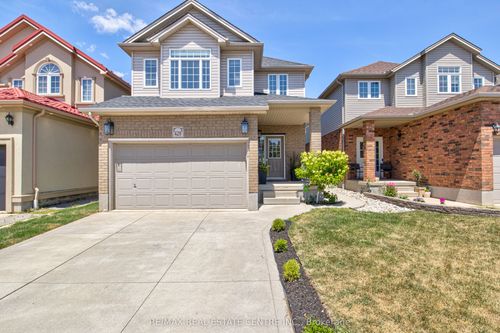 428 Thomas Slee Dr, Kitchener, ON, N2P2X6 | Card Image